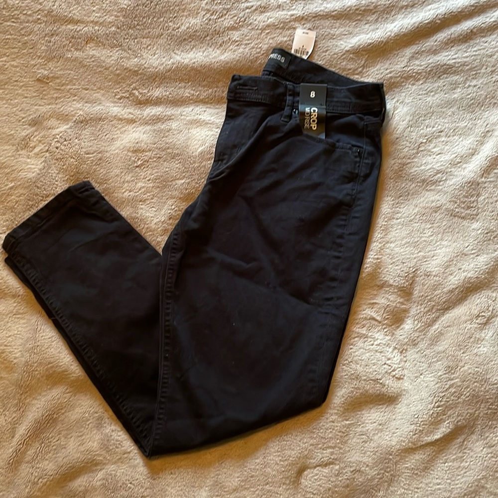Express, size 8 black crop mid rise pants